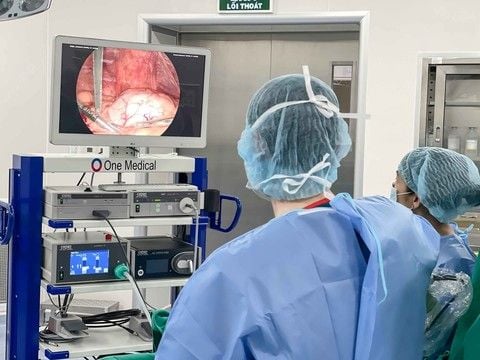 The patient recovered well after surgery and was cared for in a standardized medical environment, with no need for referral to a higher-level hospital.