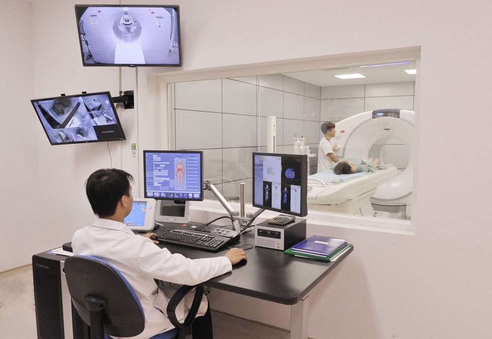 CT scans of the brain assist in the clinical diagnosis of cerebral infarction and hemorrhagic stroke.