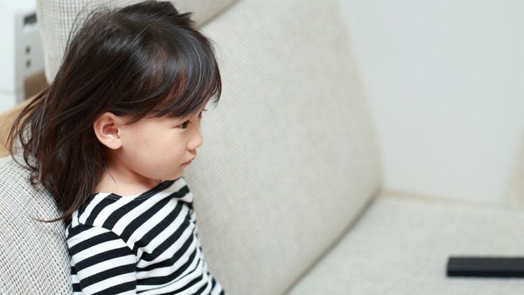 The condition of a 4-year-old child not speaking requires parental attention and appropriate intervention
