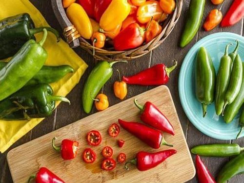 Nursing mothers should not eat chili.