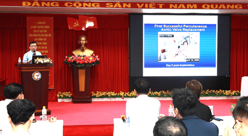 Vinmec collaborates in medical examination and shares advances in cardiology, orthopedics, and neurosurgery